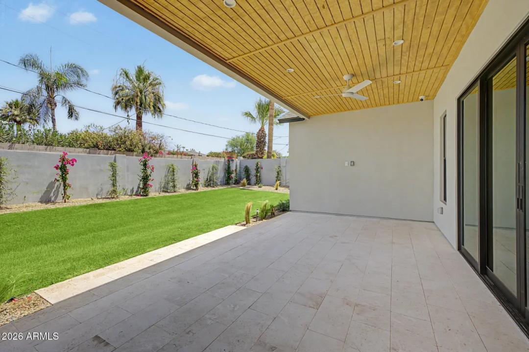 Real Estate Picture 23