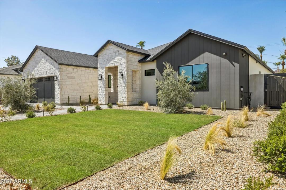 Real Estate Picture 4