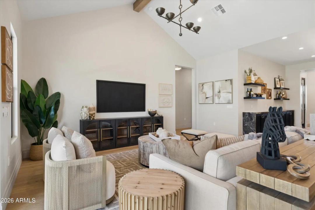 Real Estate Picture 24