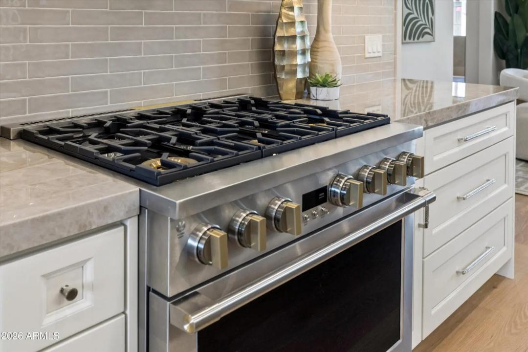 Real Estate Picture 35