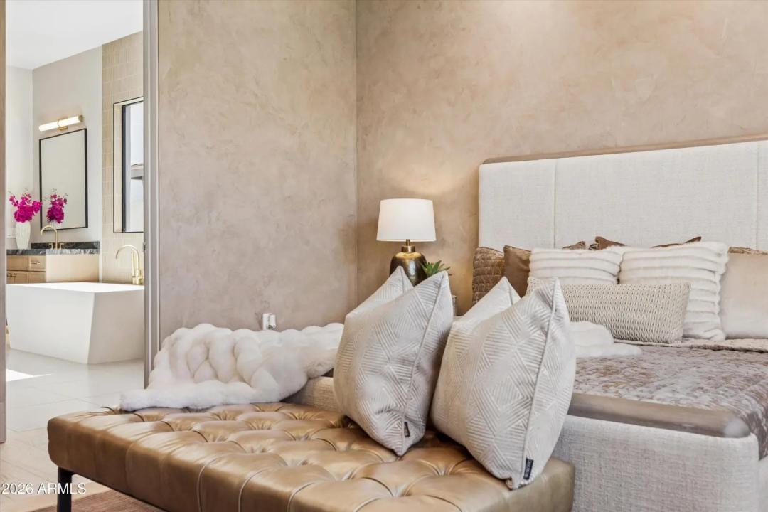 Real Estate Picture 50