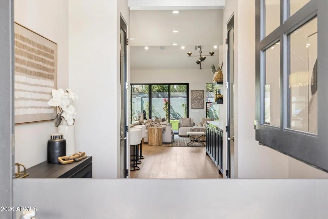 Real Estate Picture 7