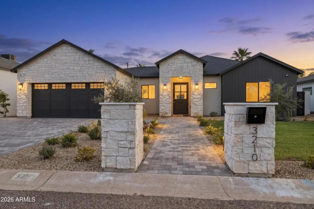3210 E OREGON Avenue Phoenix AZ 85018
