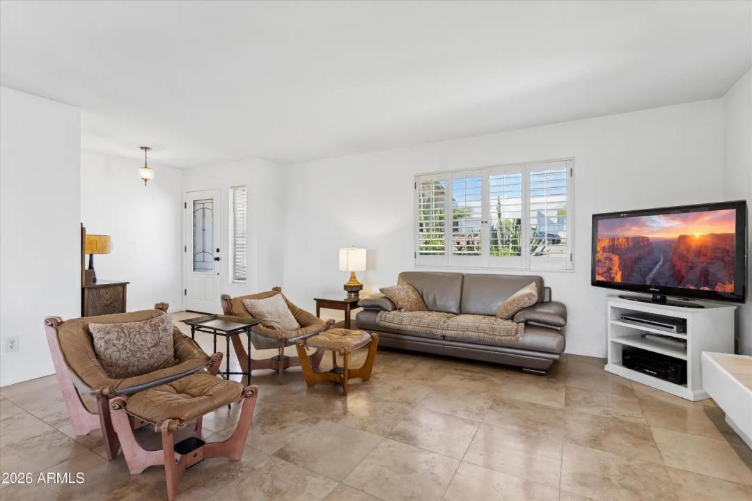 Real Estate Picture 15