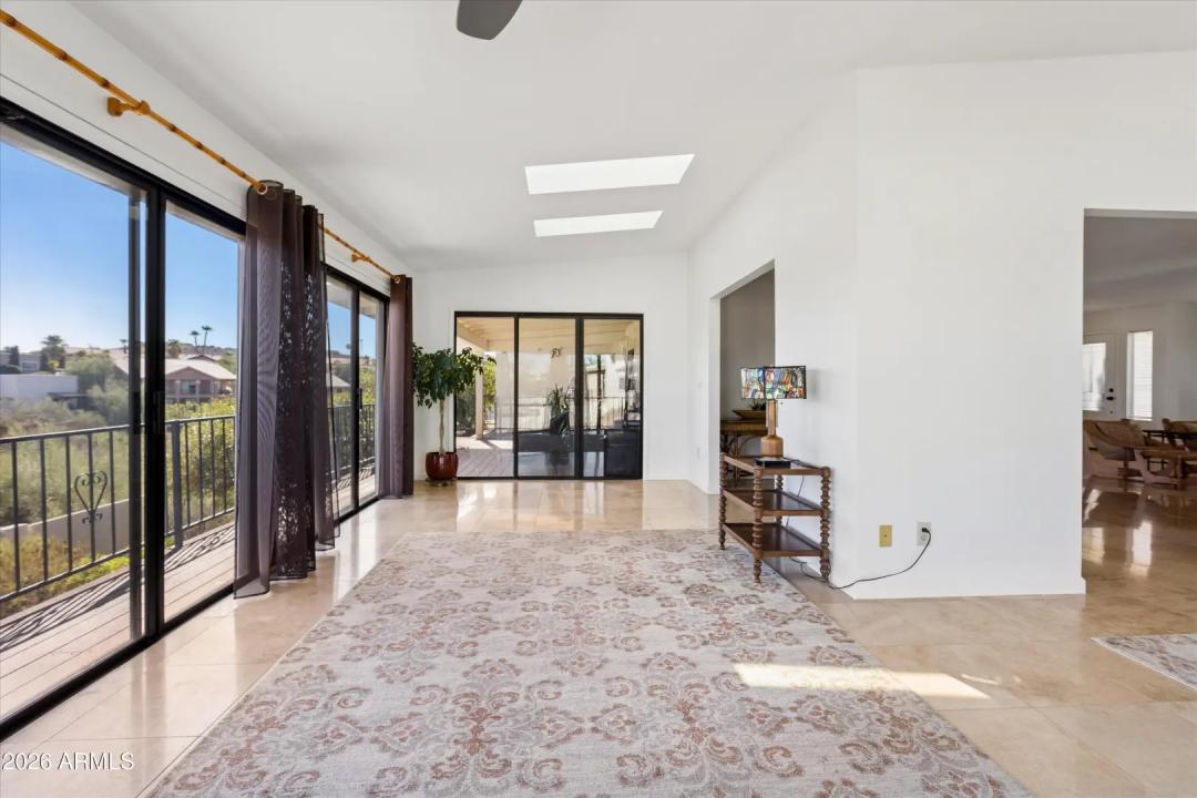 Real Estate Picture 23