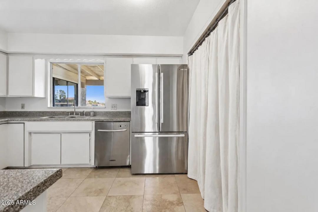 Real Estate Picture 11