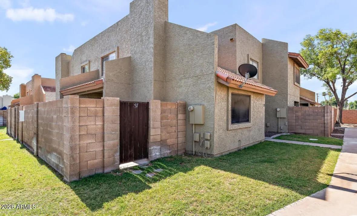 Real Estate Picture 3