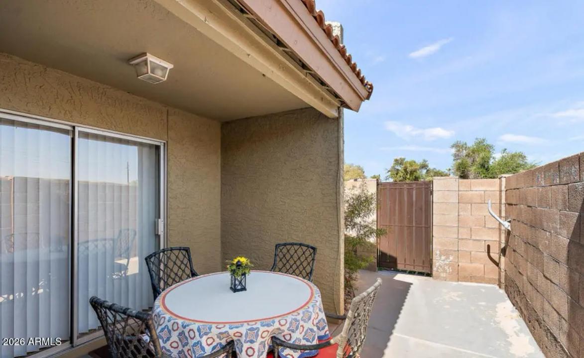 Real Estate Picture 5