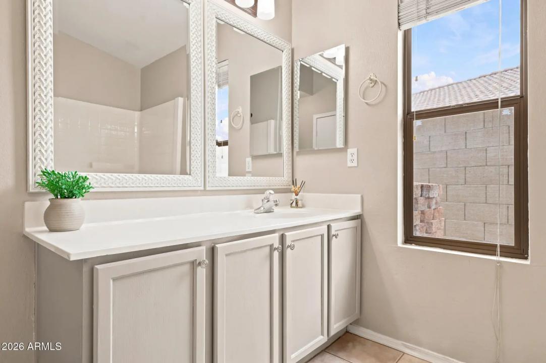 Real Estate Picture 25