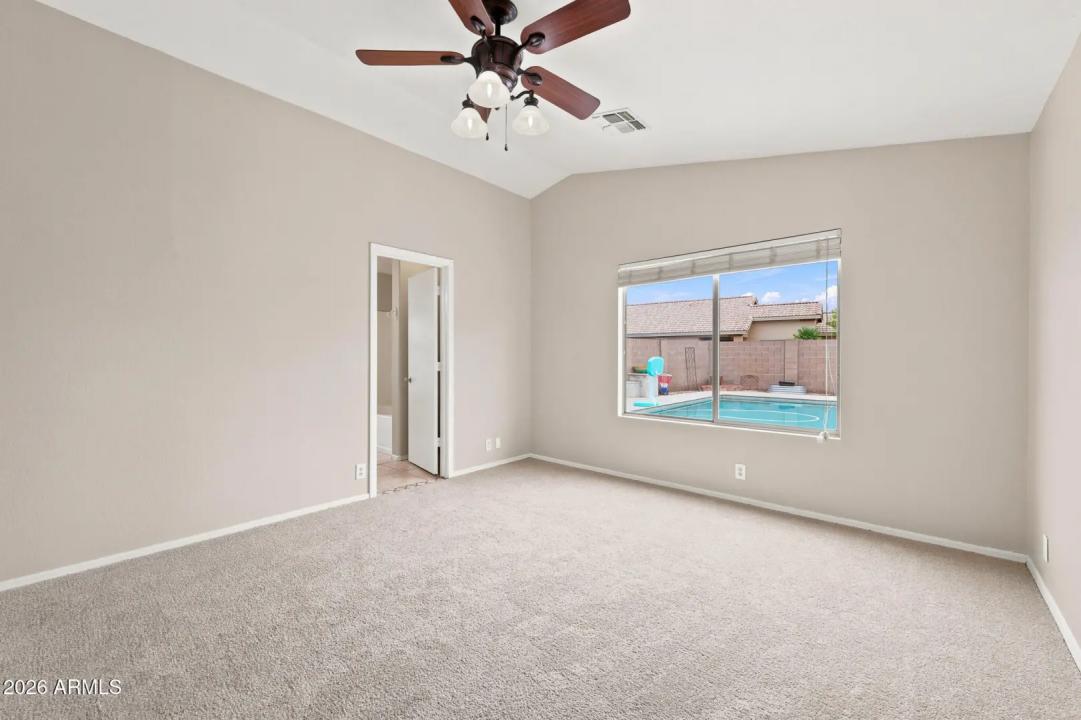 Real Estate Picture 17