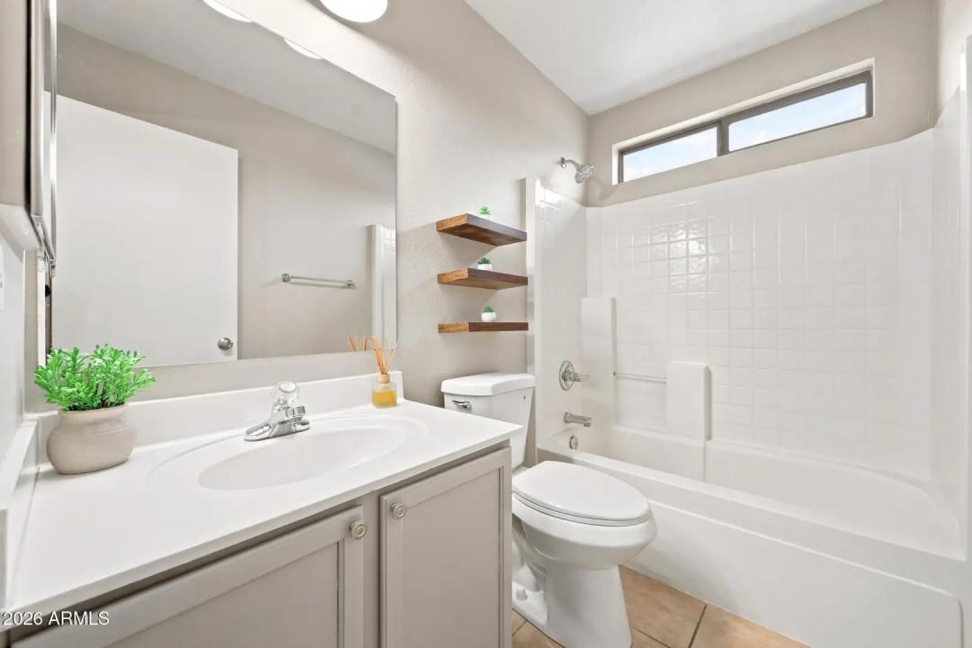 Real Estate Picture 32