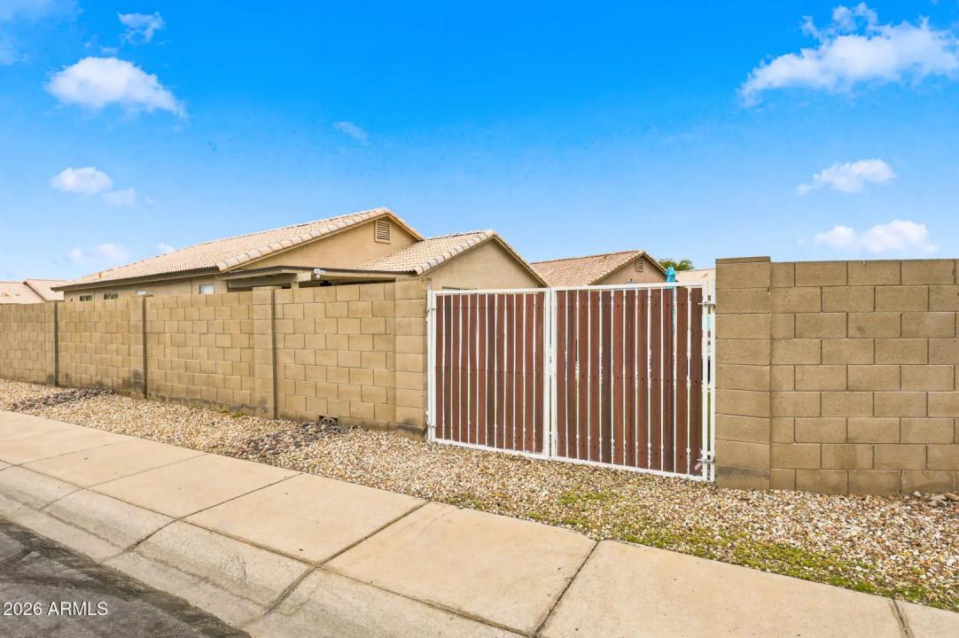Real Estate Picture 40