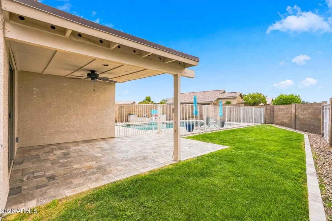 Real Estate Picture 3
