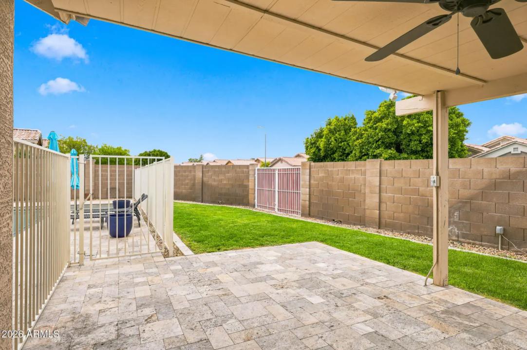 Real Estate Picture 4