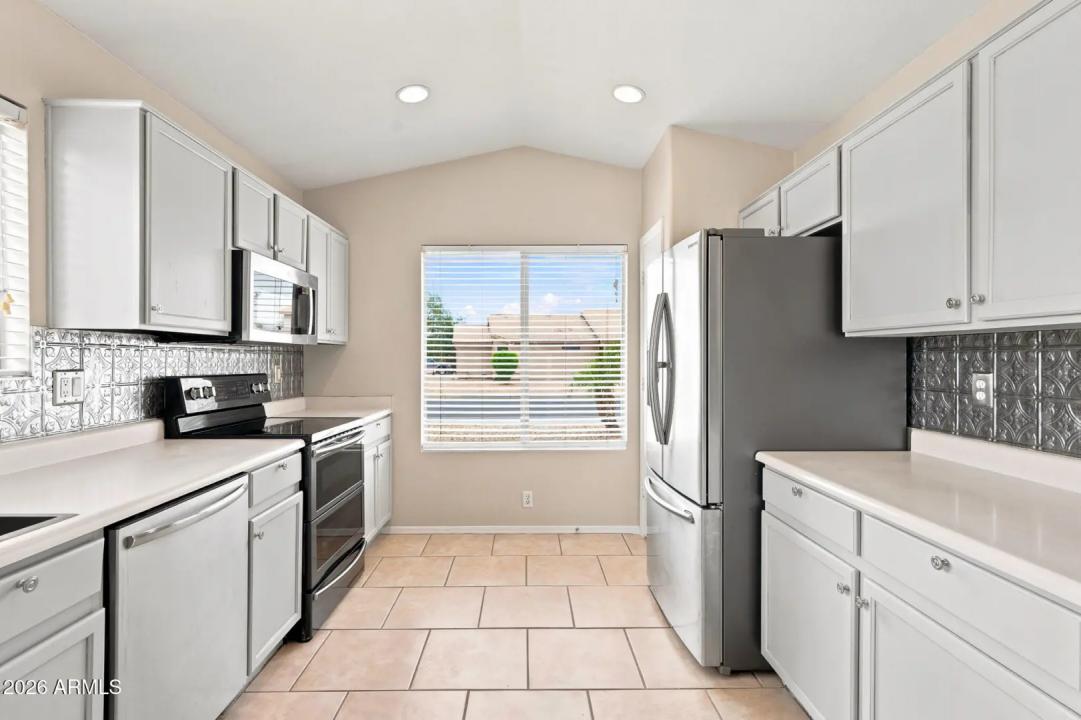 Real Estate Picture 8
