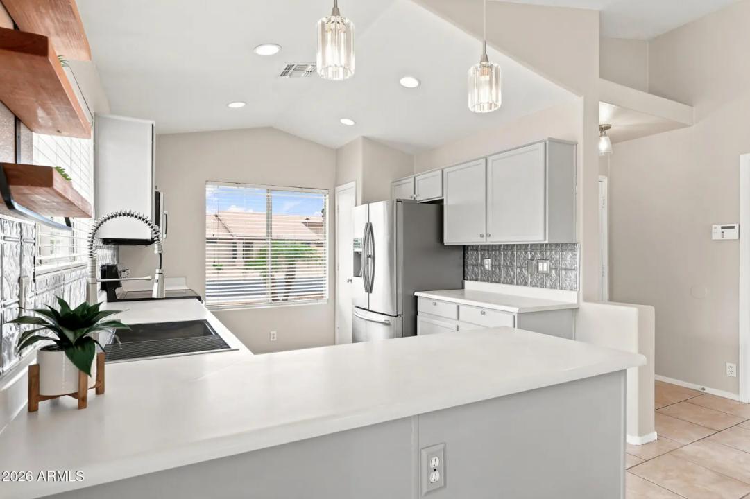 Real Estate Picture 5