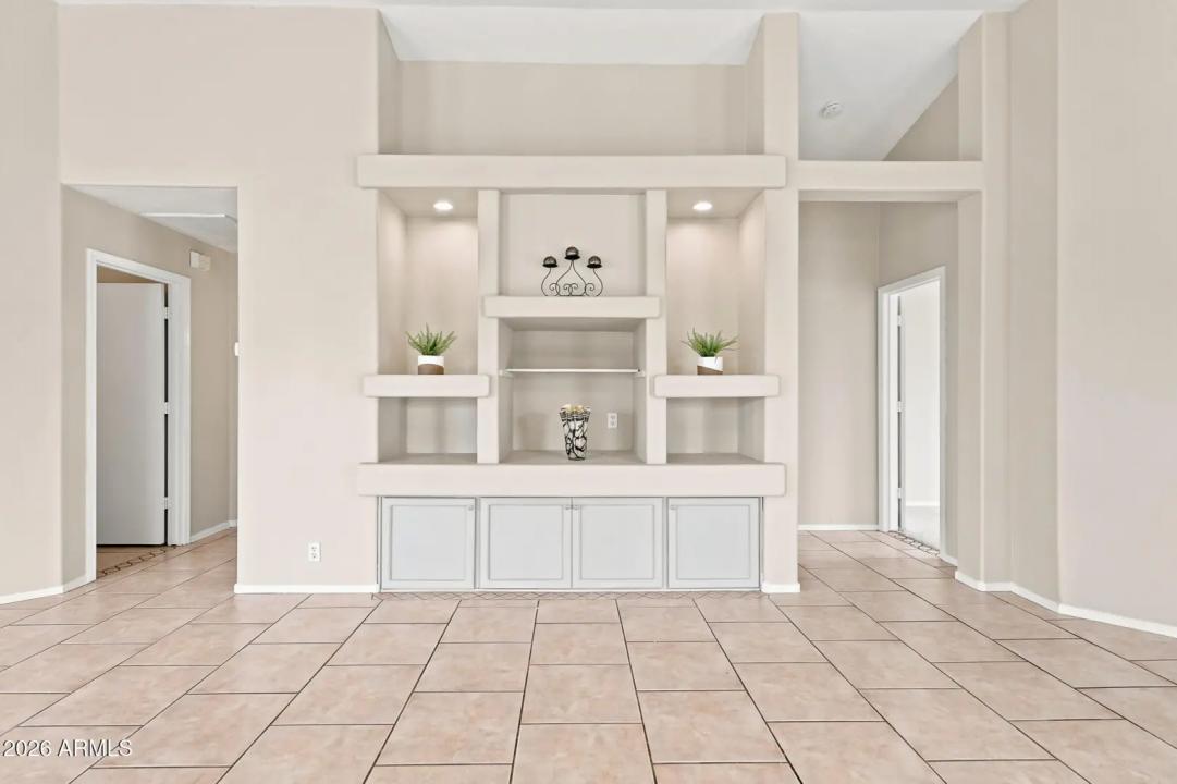 Real Estate Picture 14
