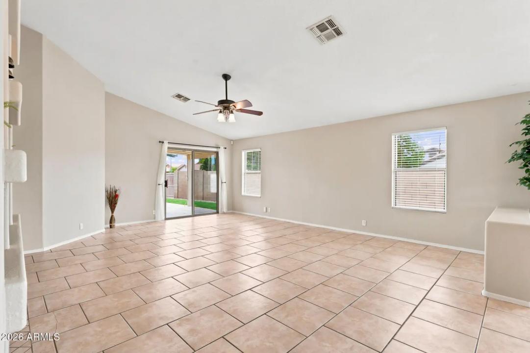 Real Estate Picture 15