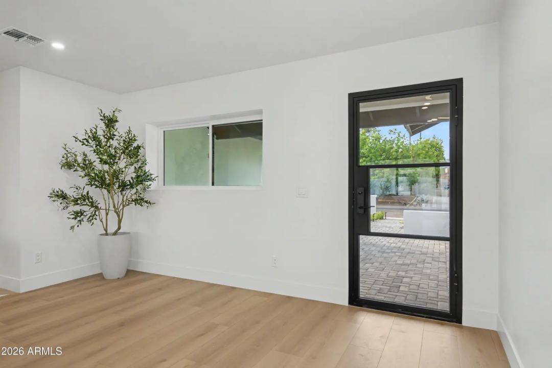 Real Estate Picture 6