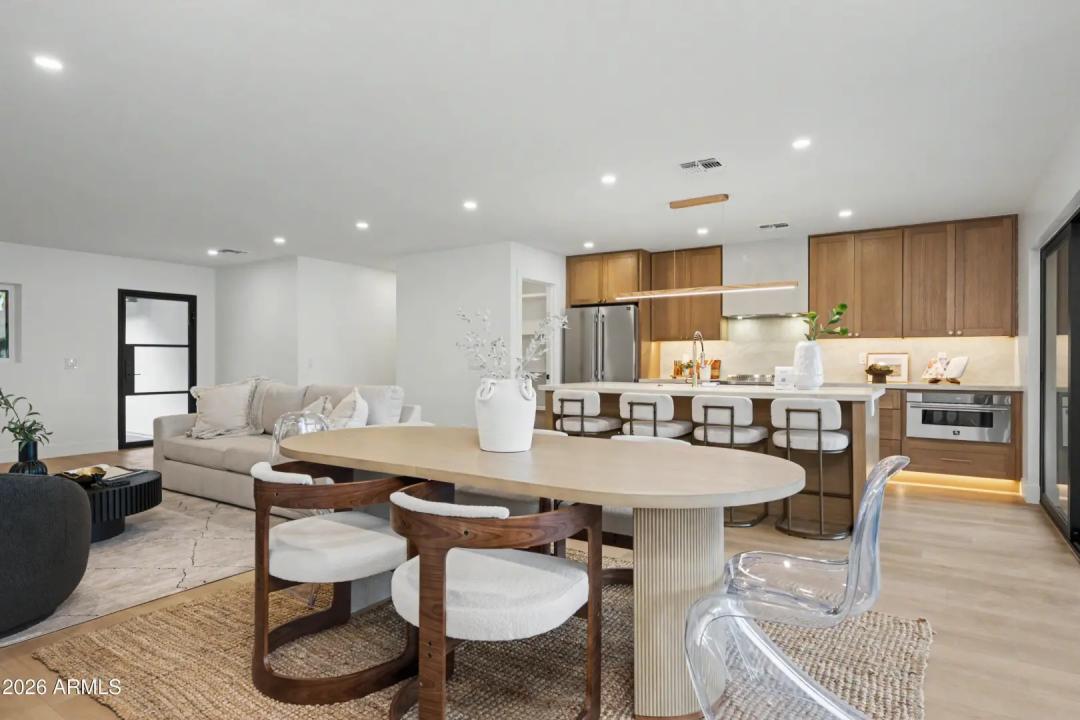 Real Estate Picture 10