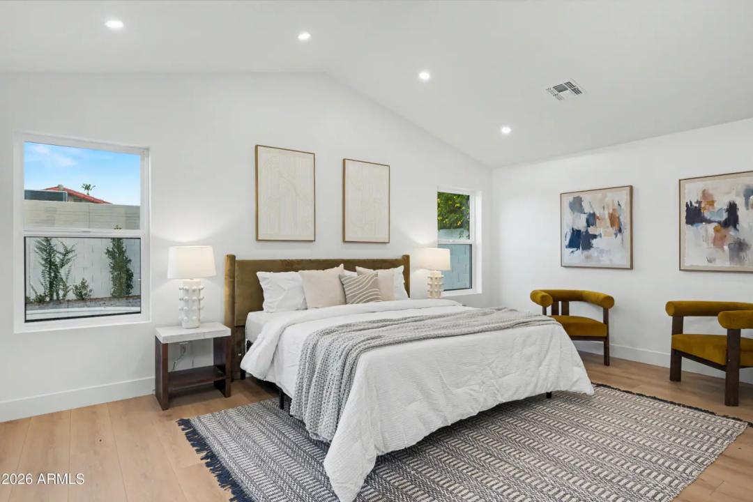 Real Estate Picture 15