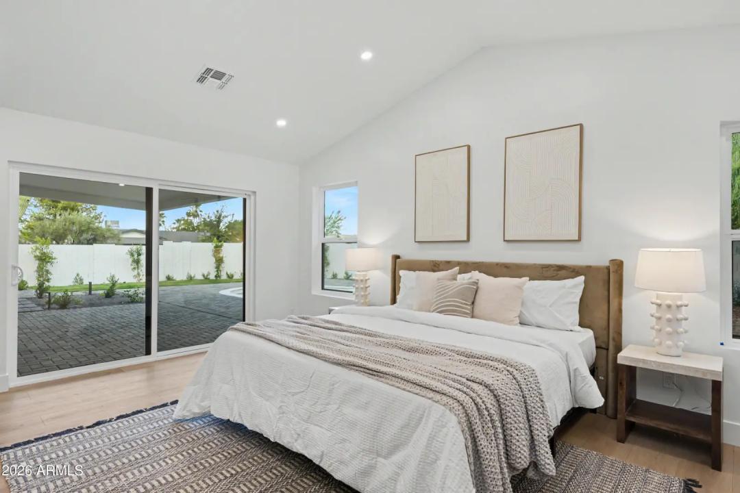 Real Estate Picture 17