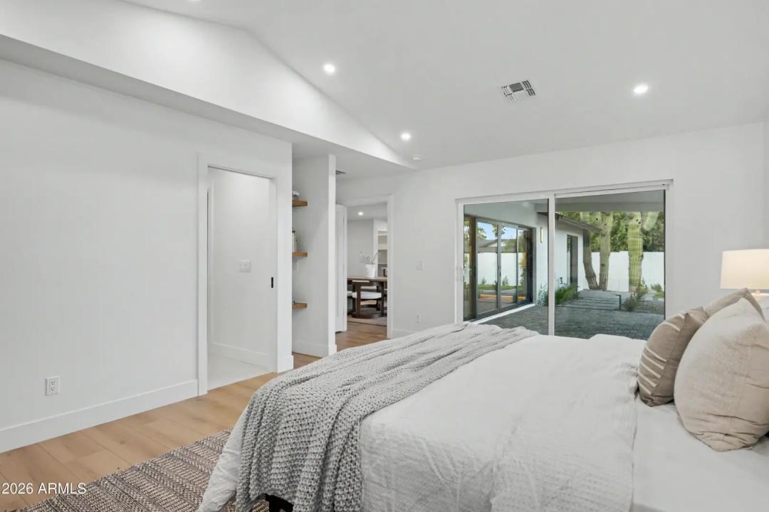 Real Estate Picture 18