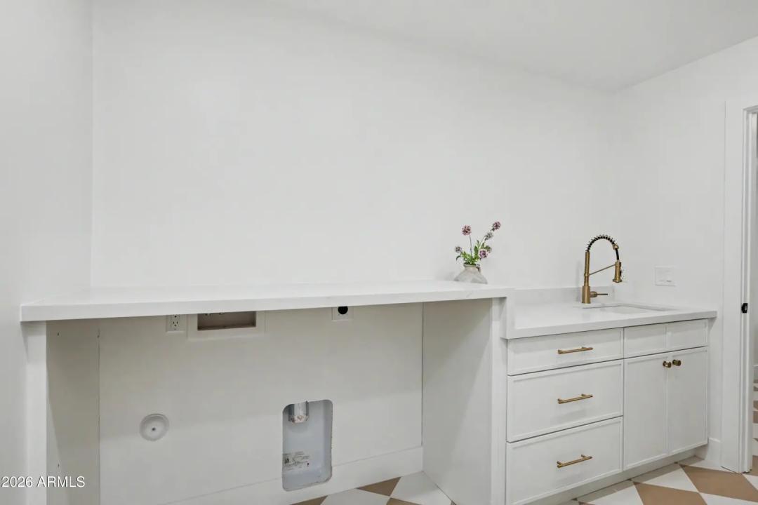 Real Estate Picture 23