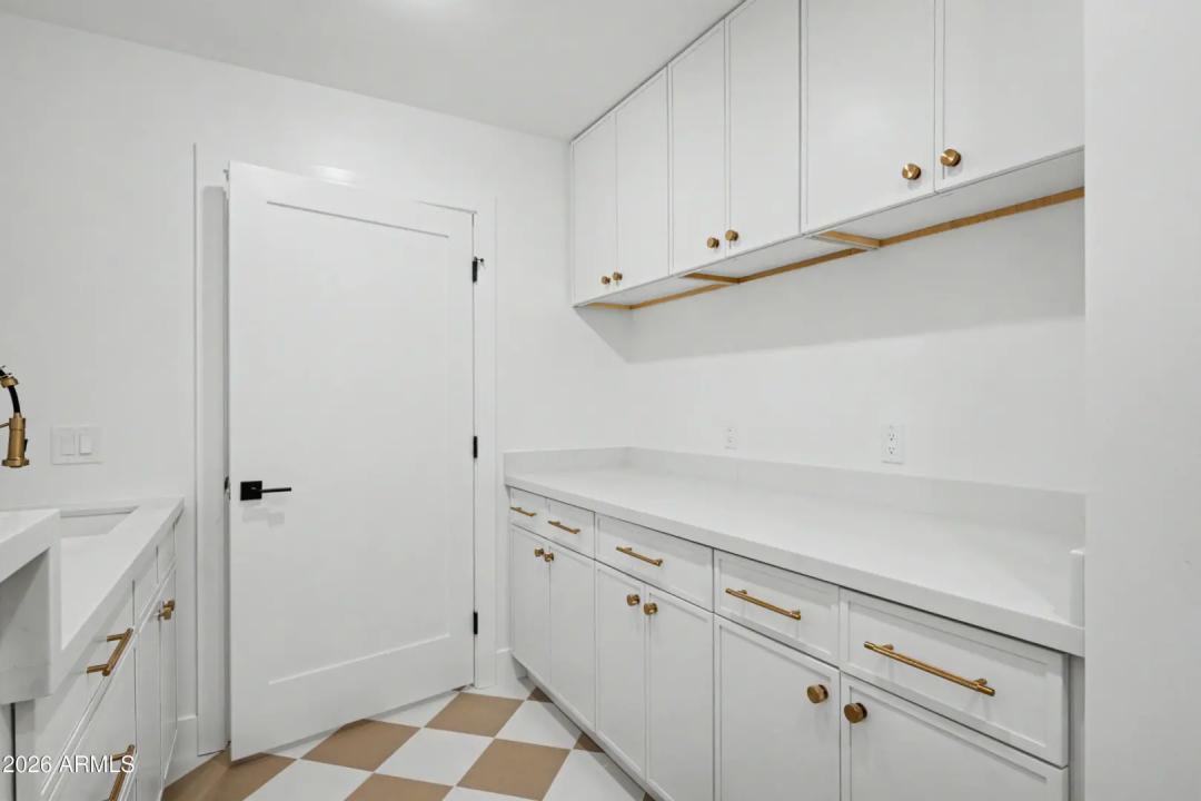 Real Estate Picture 24