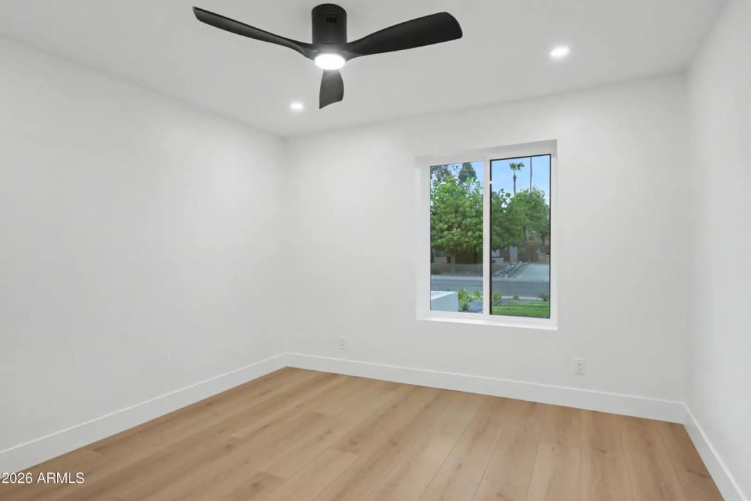 Real Estate Picture 34