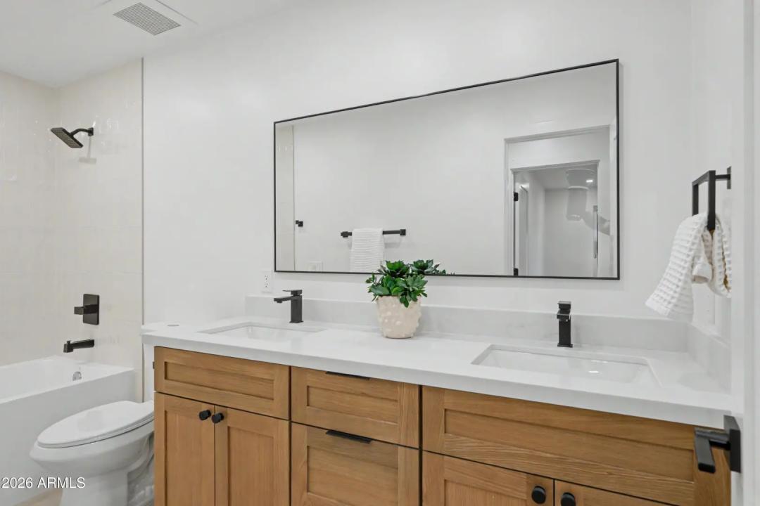 Real Estate Picture 36