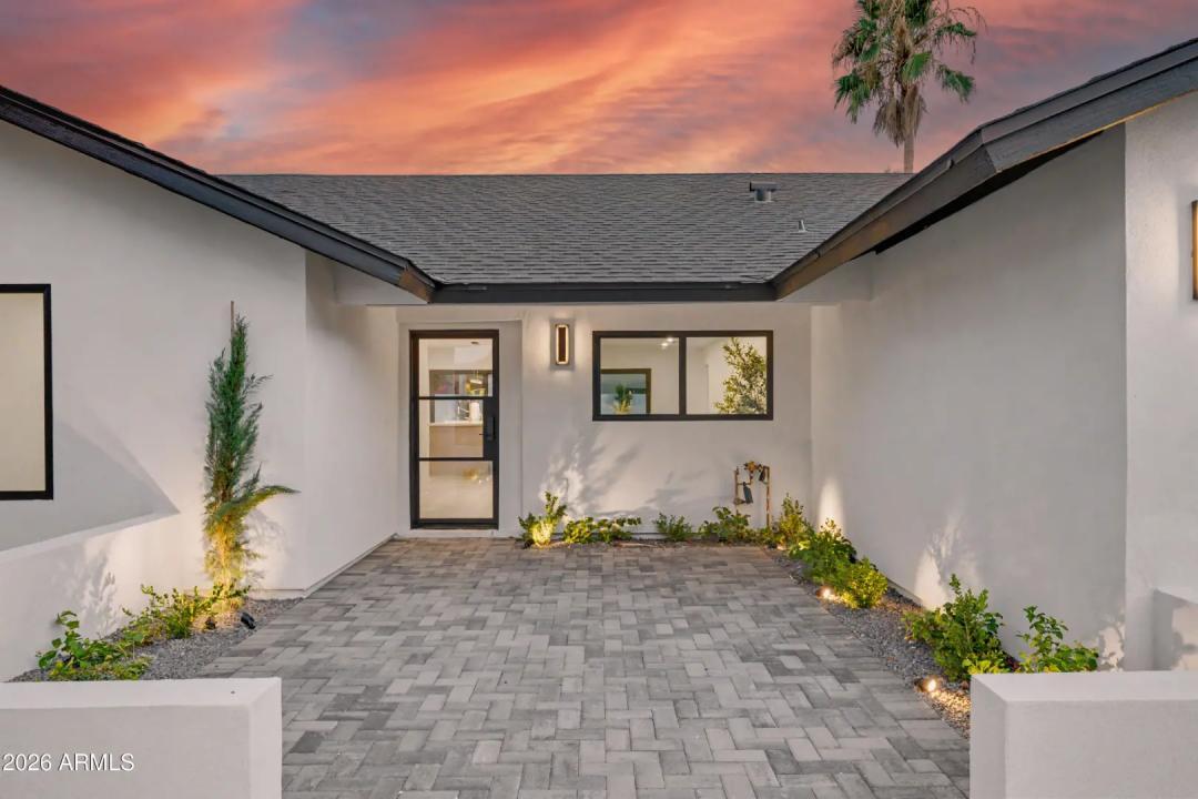 Real Estate Picture 4