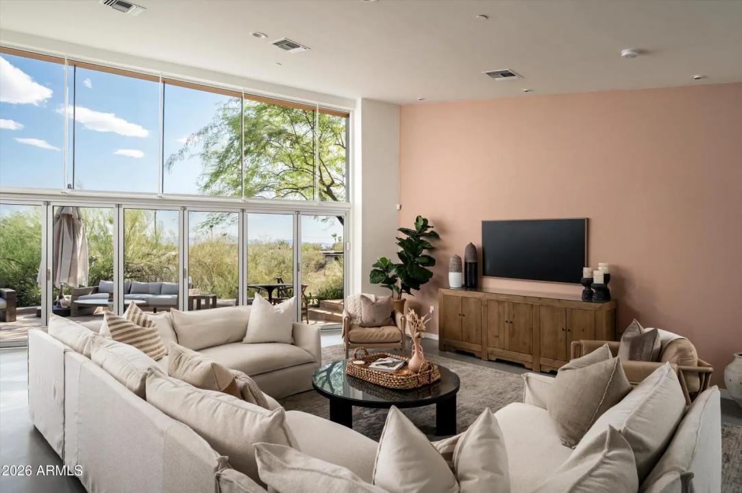Real Estate Picture 7