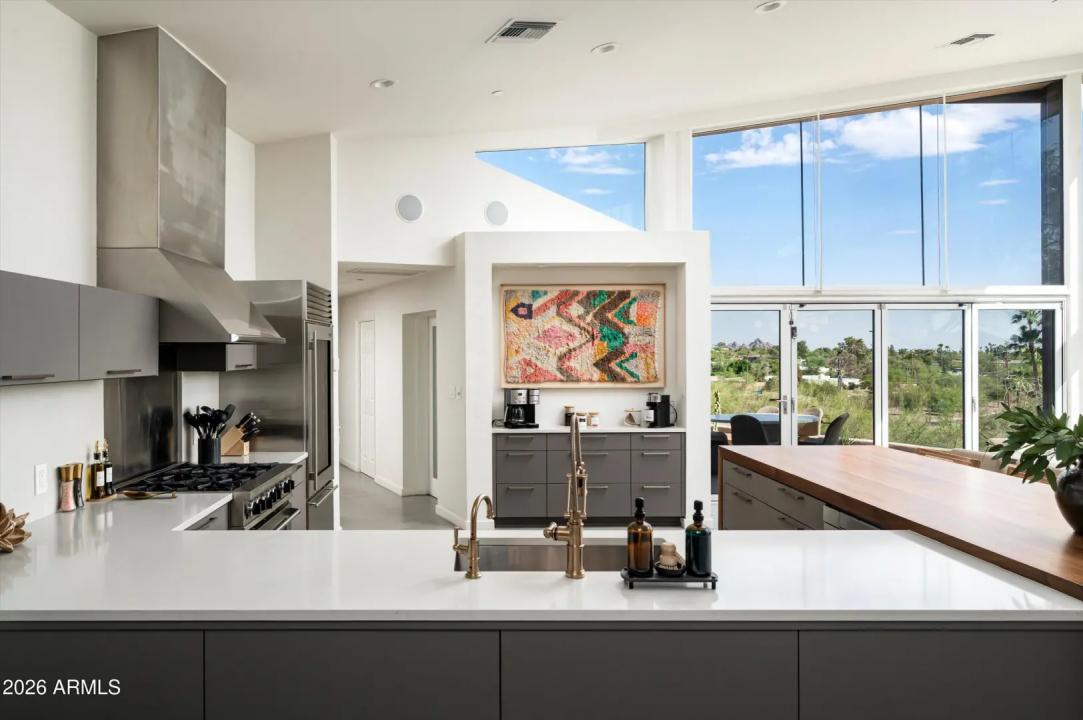 Real Estate Picture 9