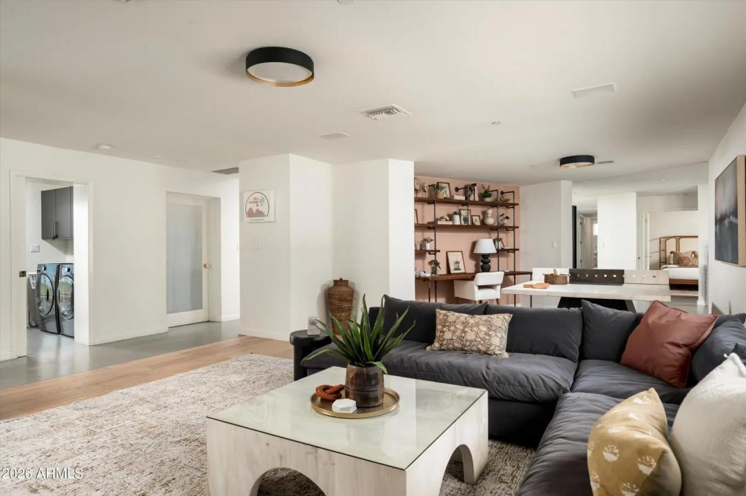 Real Estate Picture 13
