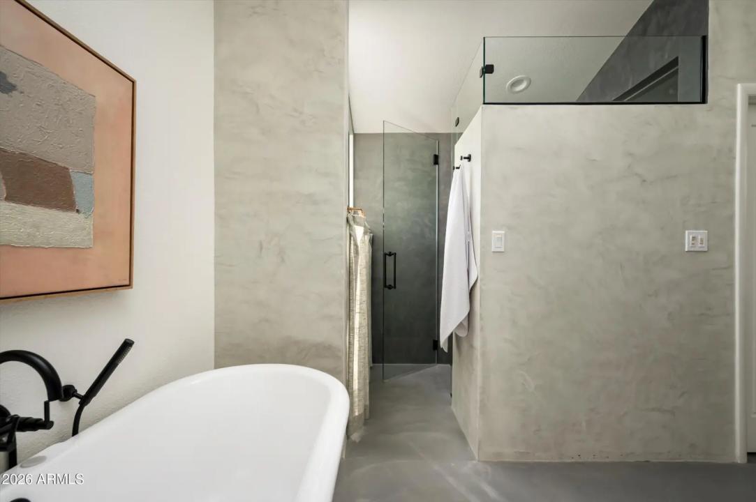 Real Estate Picture 22