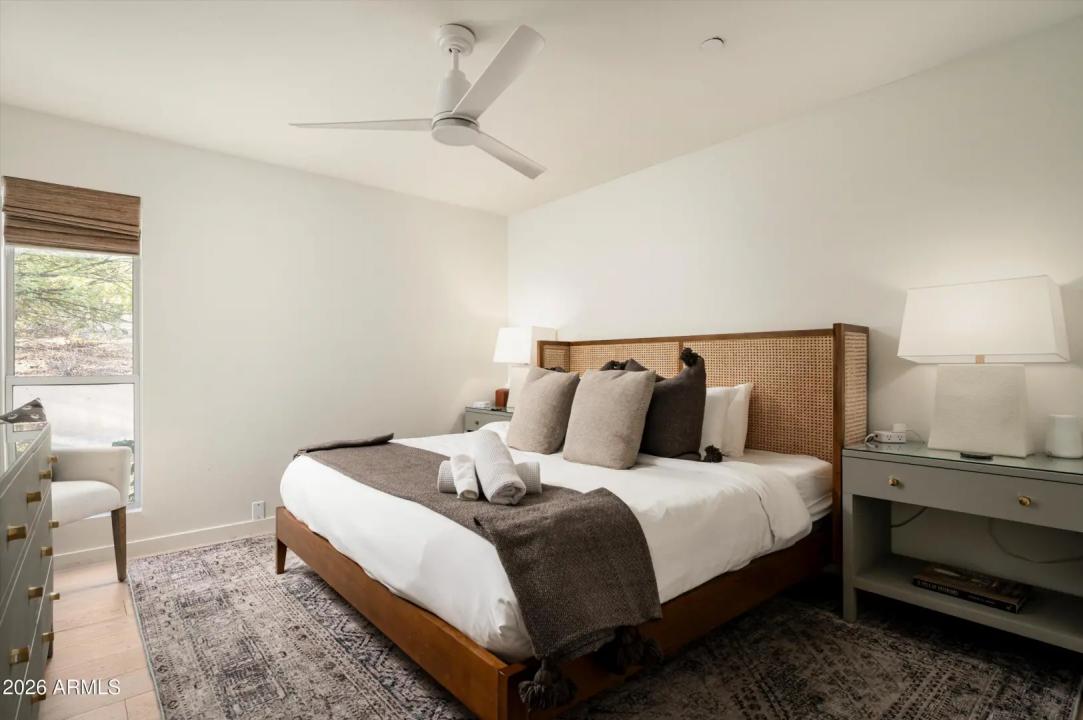 Real Estate Picture 24