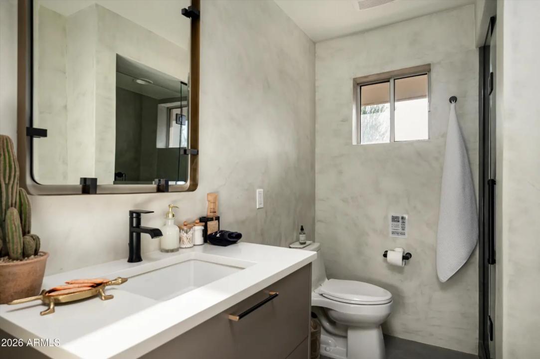 Real Estate Picture 25