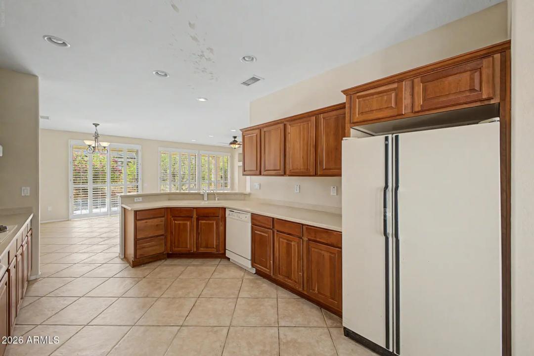 Real Estate Picture 11