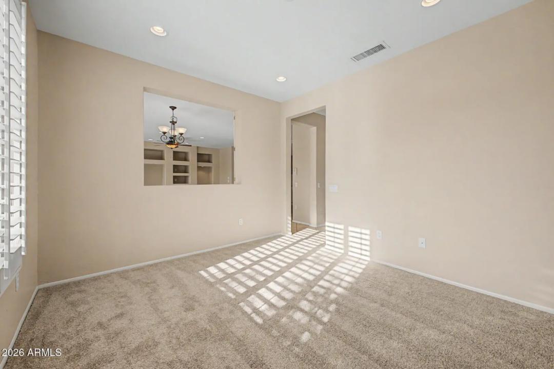 Real Estate Picture 14