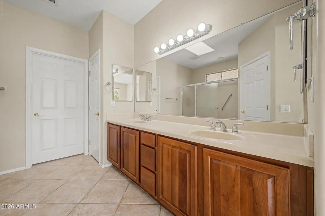 Real Estate Picture 18