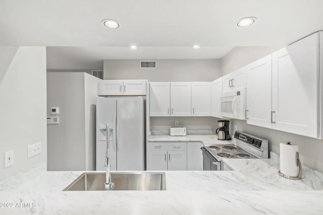 Real Estate Picture 5