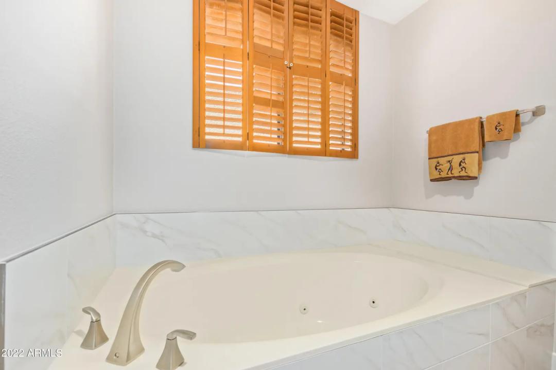 Real Estate Picture 12