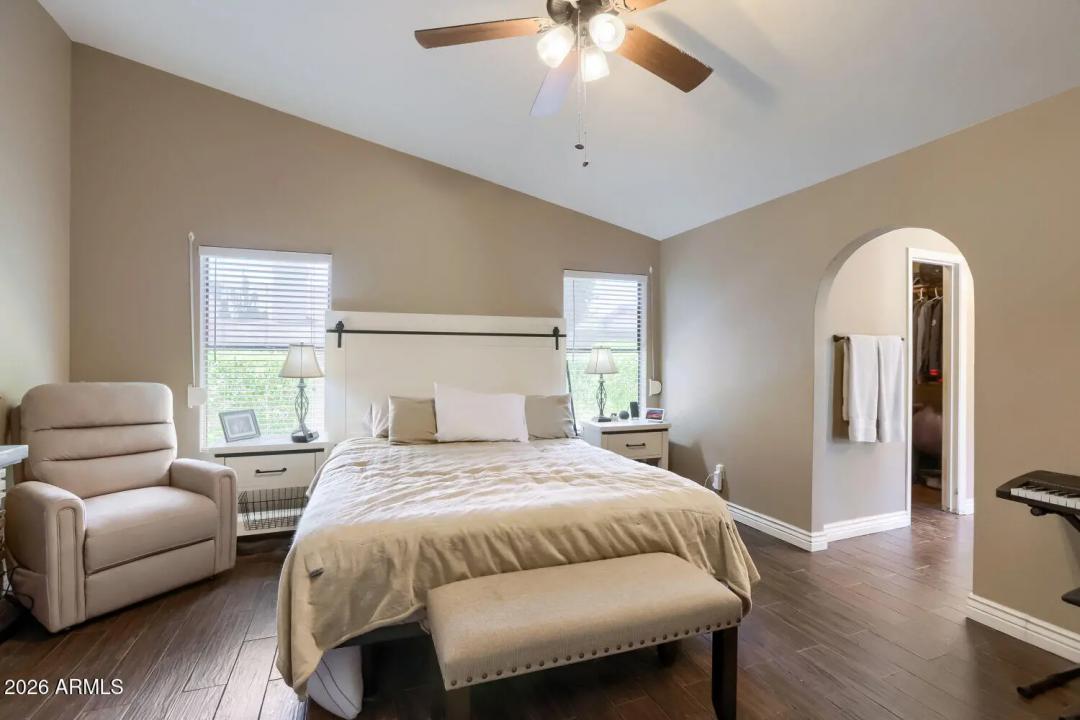 Real Estate Picture 5