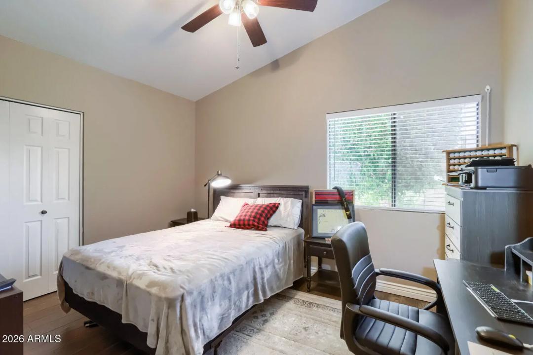 Real Estate Picture 8