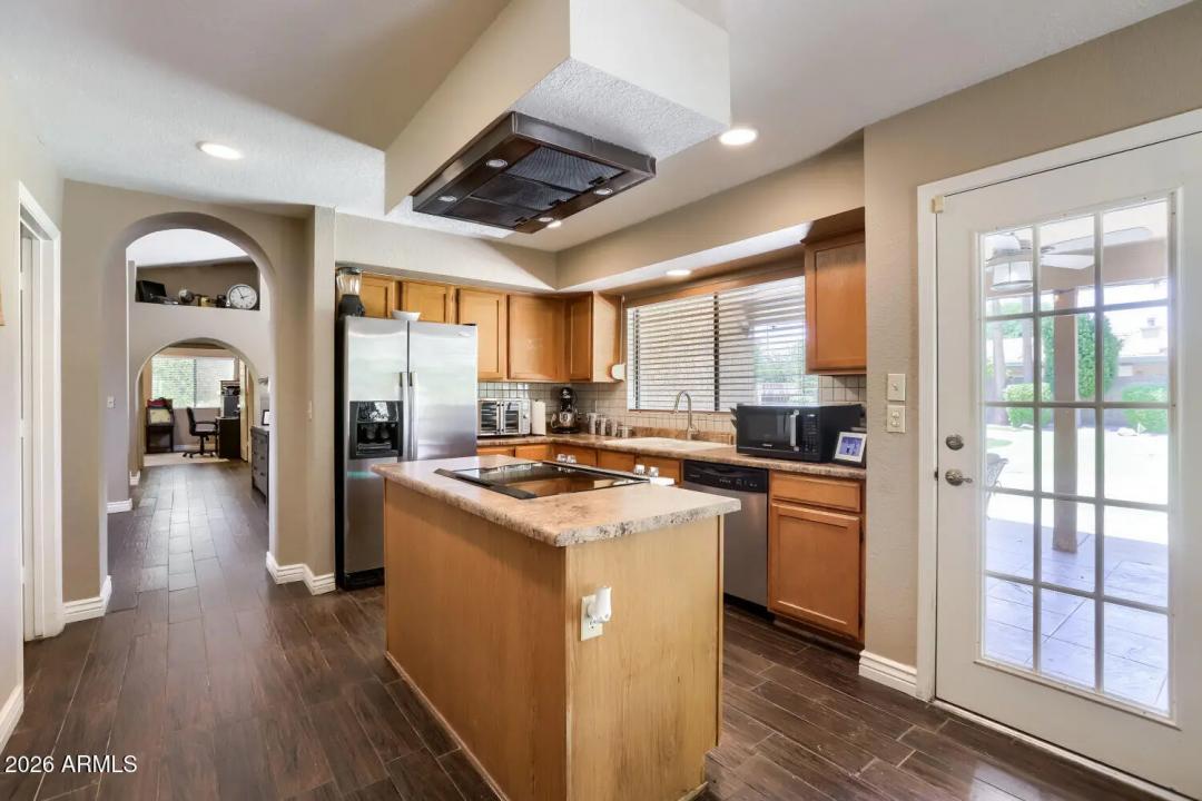 Real Estate Picture 10