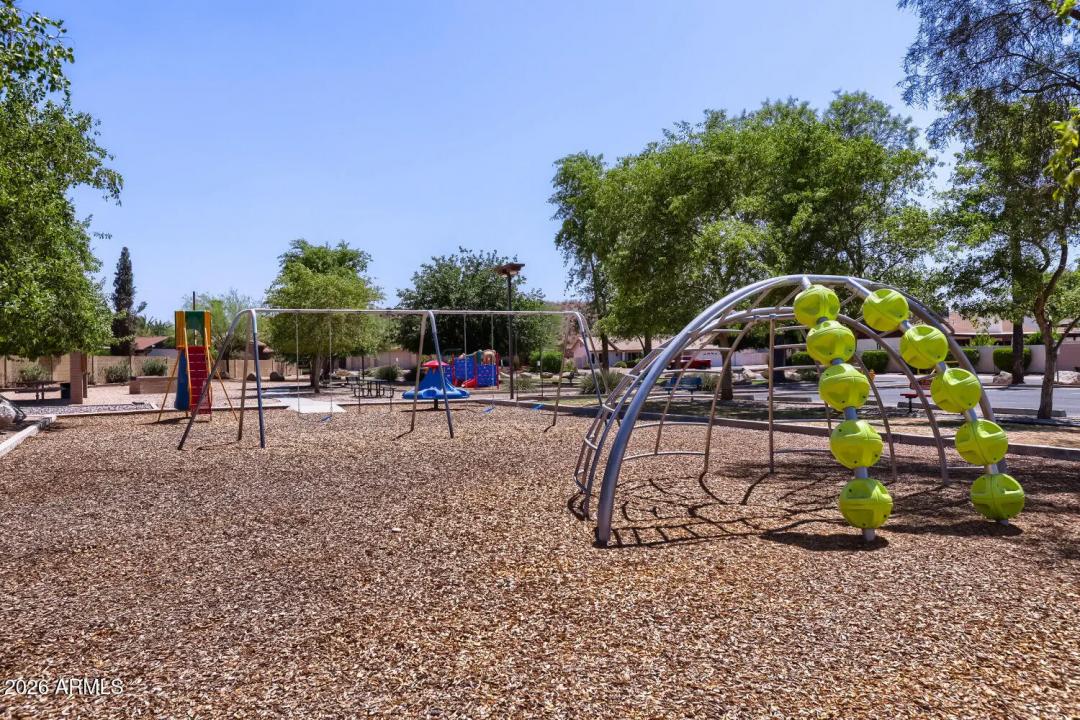 Real Estate Picture 14