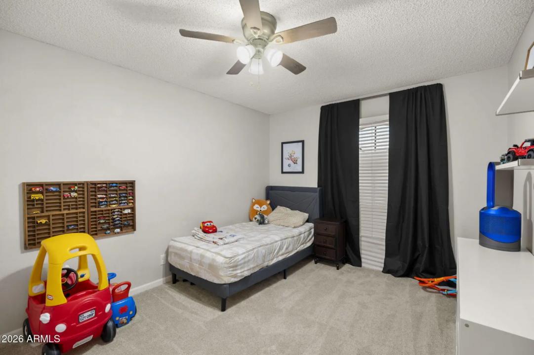 Real Estate Picture 18
