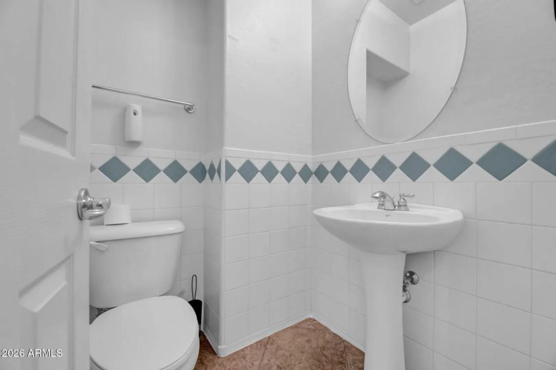 Real Estate Picture 14