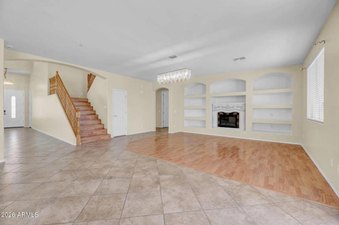 Real Estate Picture 11